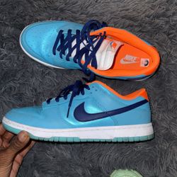 Nike Dunks 