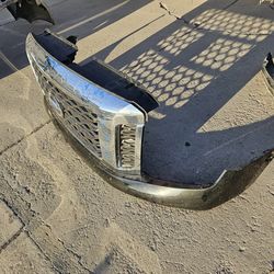 Nissan Titan grille front plastic Oem