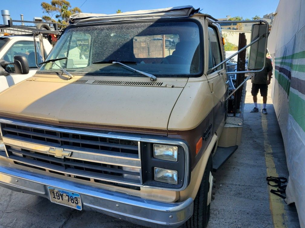 1989 Chevrolet 1 Ton Chassis-Cabs