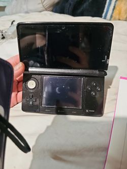 Nintendo 3DS Black With Charger