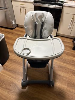Graco Baby High Chair with Tray