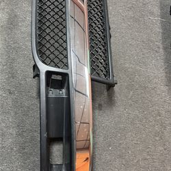 Front Grille For Chevrolet Express Van 1(contact info removed) 3500 03-17 With Chrome Molding