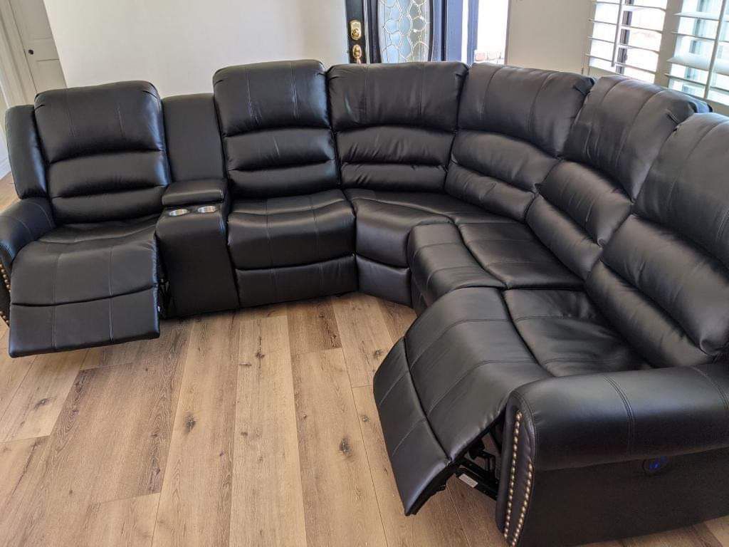 New Sectional Recliner Couch Includes Free Delivery 
