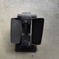 Cubii JR1 compact seated elliptical