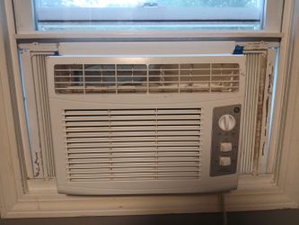 GE Window Air Conditioner Unit