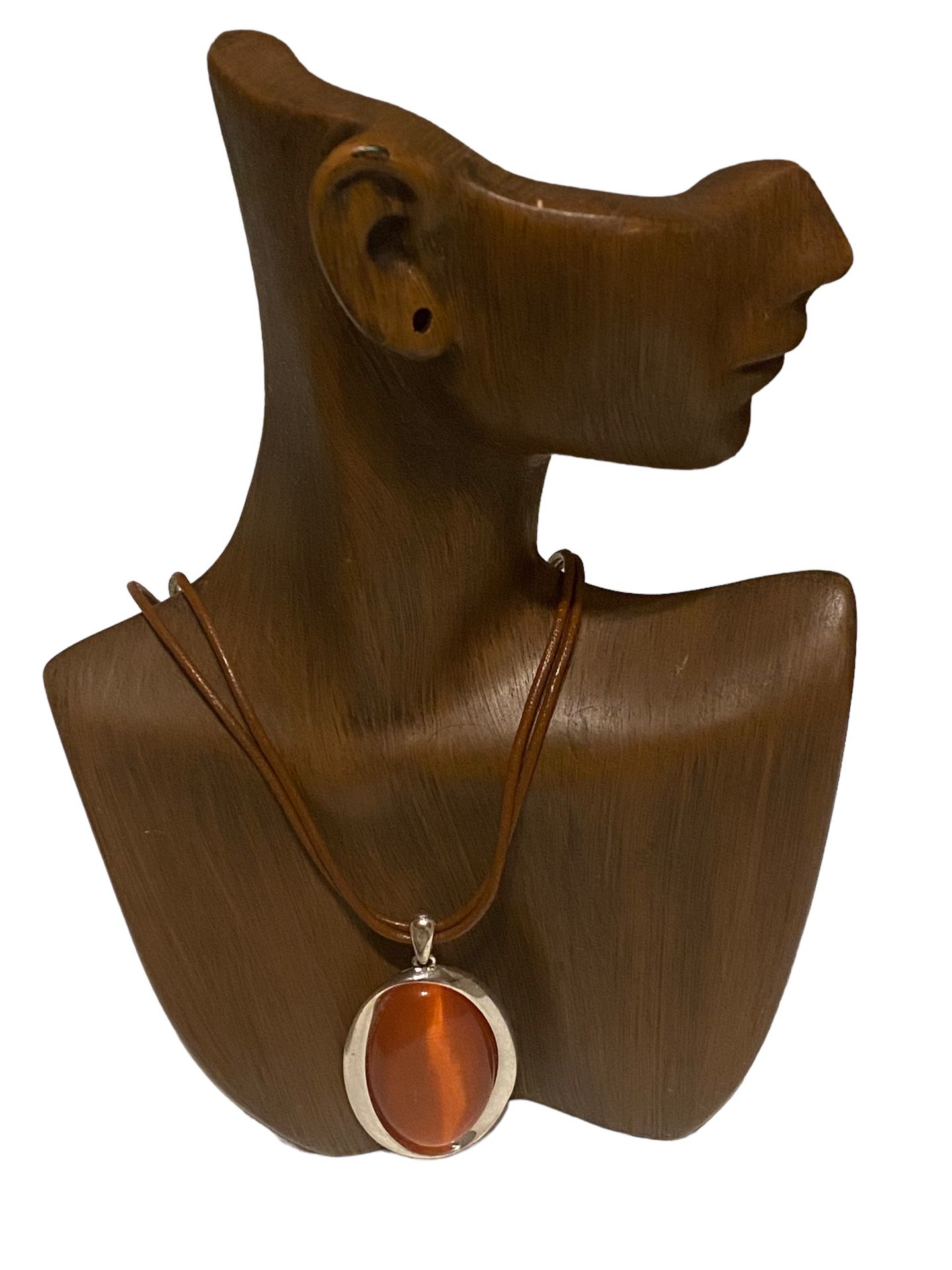 19” Faux Amber Cabochon Pendant And Leather Necklace