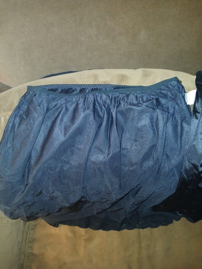 2 Women's Underskirt 