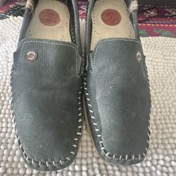 Elegant Pegada Dark Blue Leather Slip-On Loafers