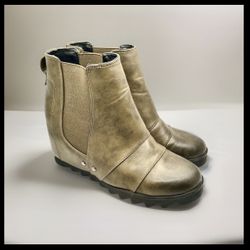 Women’s Slip On Wedge Platform Chelsea Boots