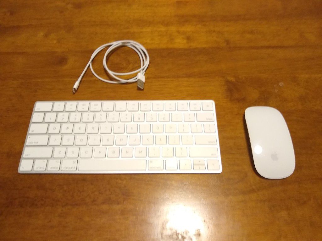 Apple Magic Keyboard & Mouse