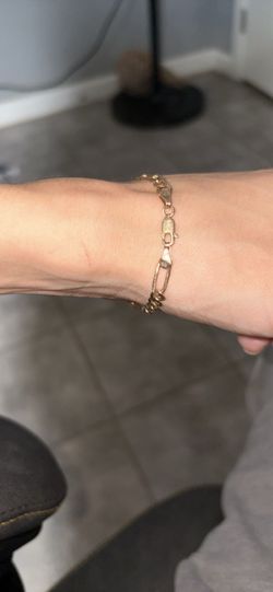 gold figaro 10k bracelet