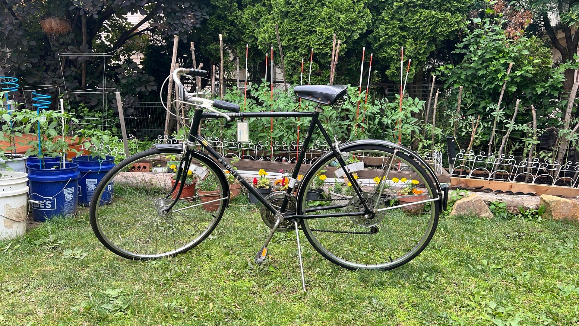 Suburban Schwinn Black 27inch Wheel