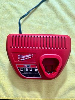 Milwaukee M12 charger