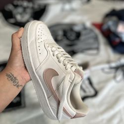 Nikes Woman’s 