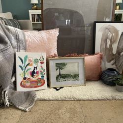 Wall Pictures Throws Decor