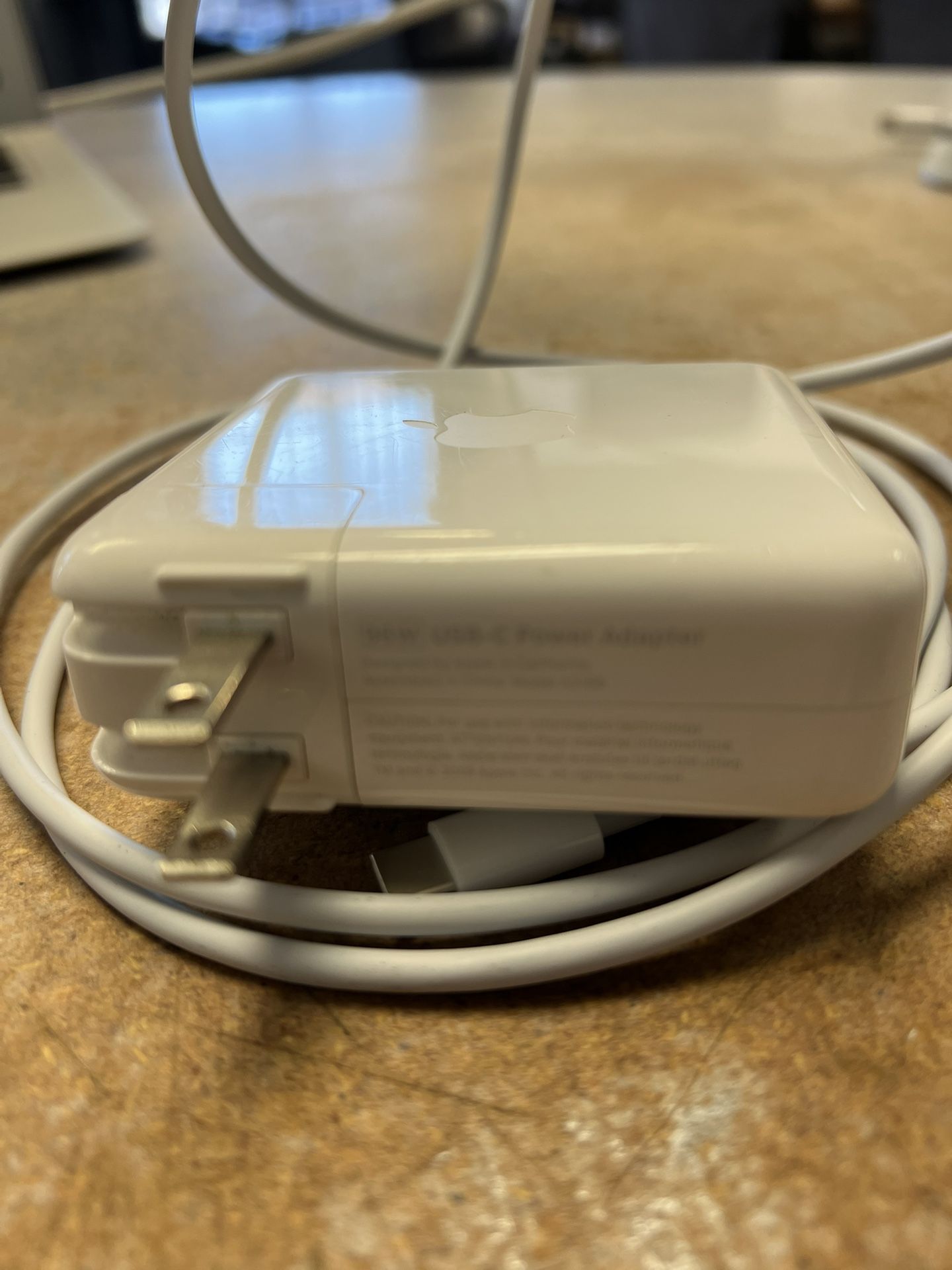 Genuine Apple MacBook Pro Charger Type C 96W like new