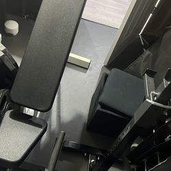 Commercial bench press