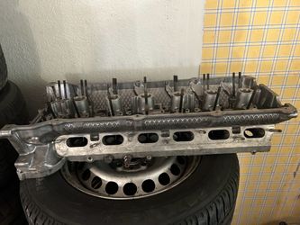 BMW E36 M3 Cylinder head (CRACKED)
