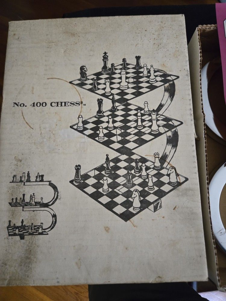 VINTAGE 1970s 3D Chess Set