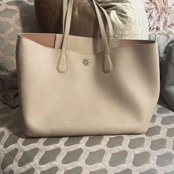 Tory Burch Tote Large 💯 % Authentic 18”w By 11”H