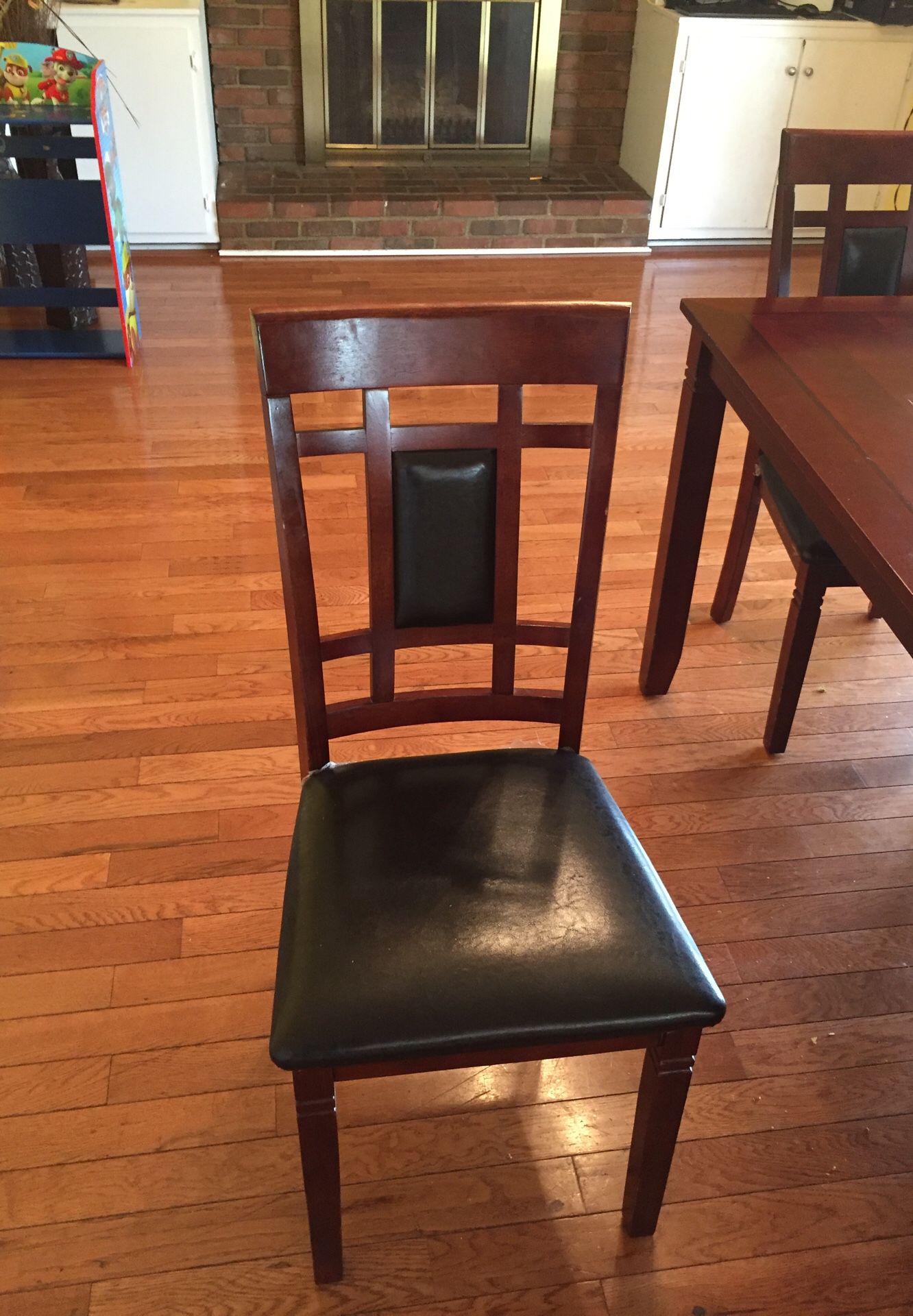 Kitchen table with 5 chairs
