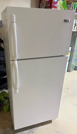 Frigidaire fridge (free delivery)