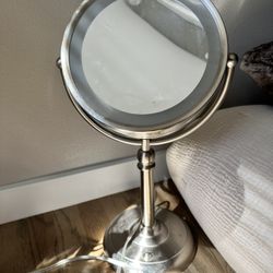 Light Up Makeup Mirror