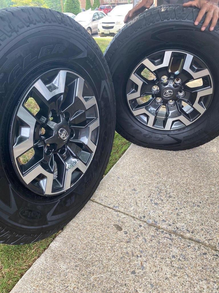 Toyota Tacoma wheels and tires, 265/70R16