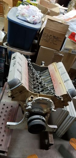 455 Olds Boat Engine w/parts