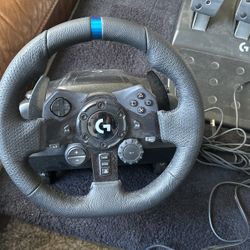 Logitech G923 Wheel and Pedals Set