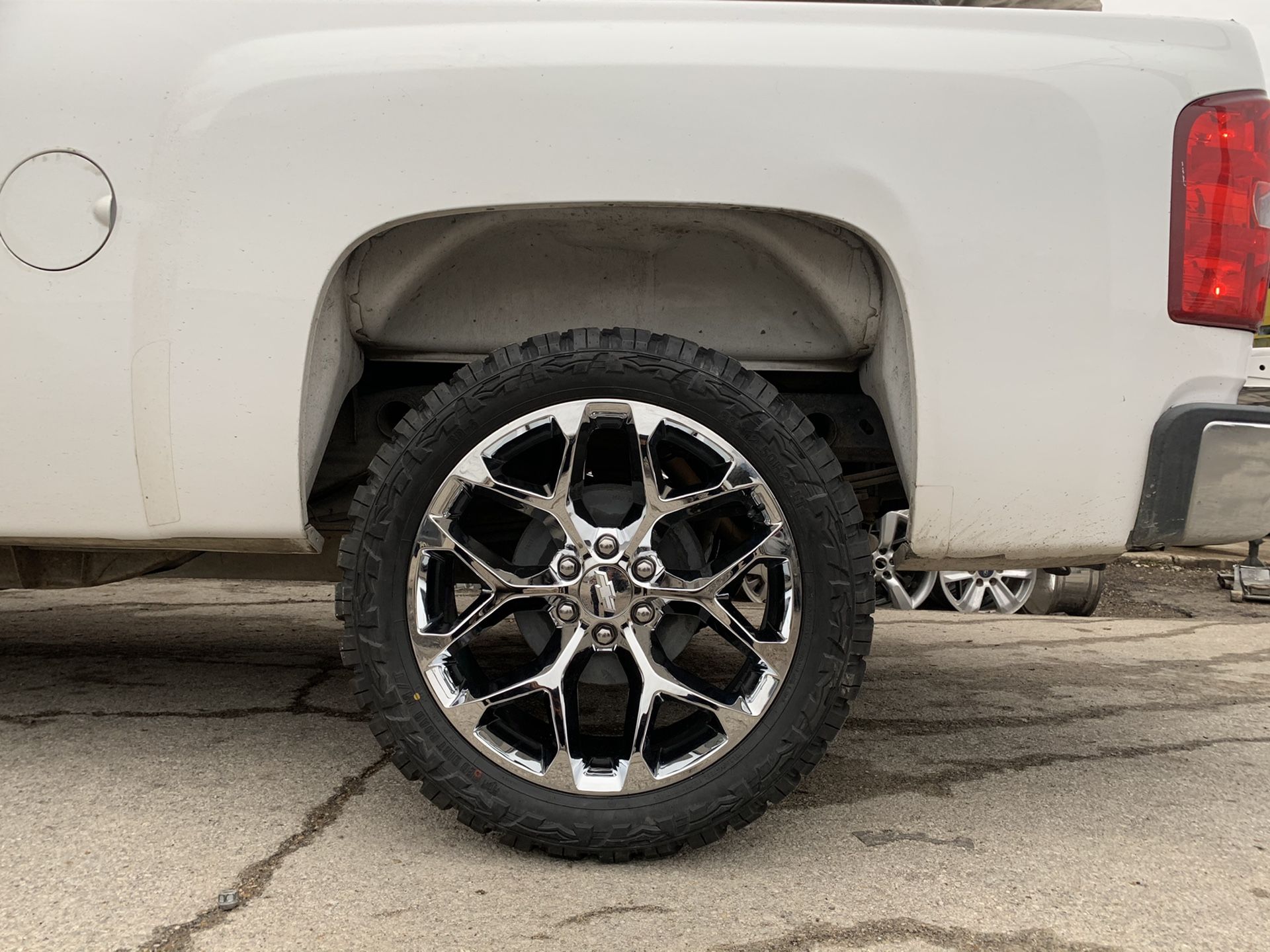 New 22” Chrome Snowflake Rims And Tires 6 Lug Wheels 22s snow flake