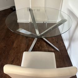 Dining Table With 4 Leather Chairs 