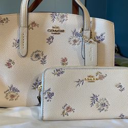 Caoach ( Not Fake ) Never Used 