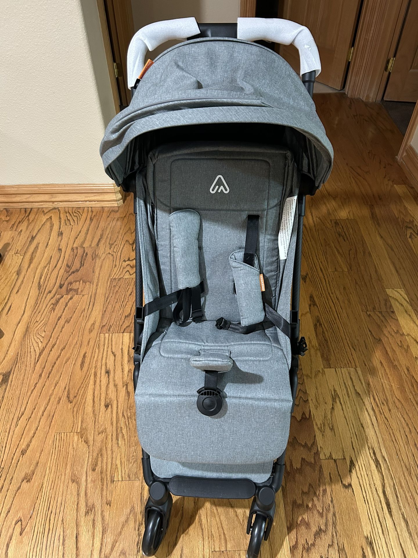 Mamazing Ultra Air Stroller - Brand New Never Used With Travel Case