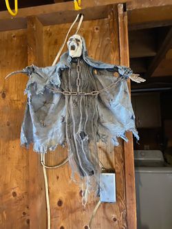 Halloween hanging ghost