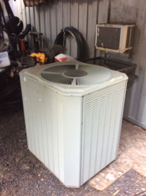 TRANE XE 1100 ( 11 seer rating , HeatPump )***REDUCED*** for Sale in