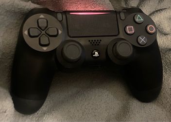 Official Sony Matte Black PS4 DualShock 4 Controller – Refurbished  💲 Price: $25  Official Sony DualShock 4 wireless controller for PlayStation 4 in 