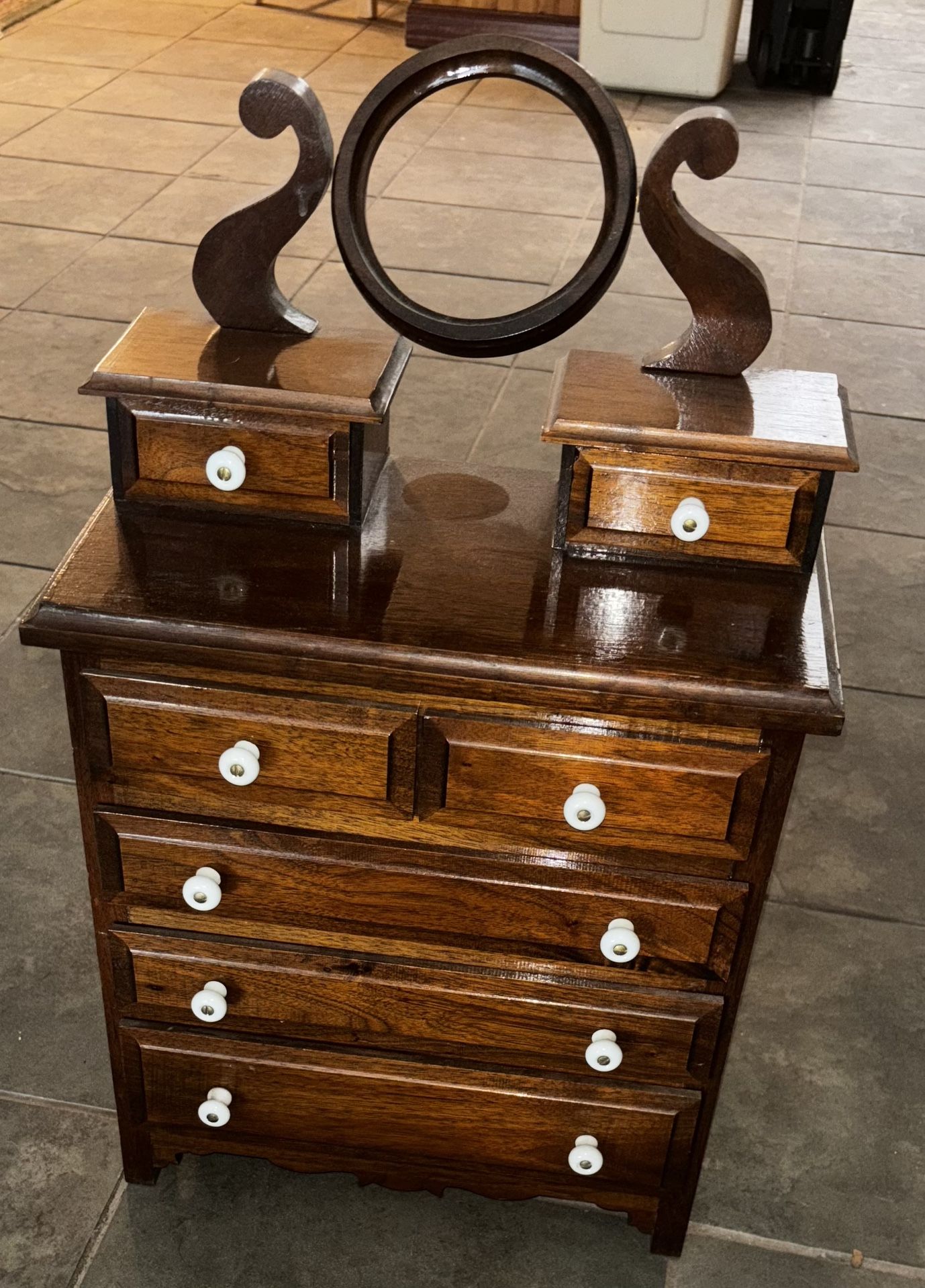 Dresser Salesman Sample