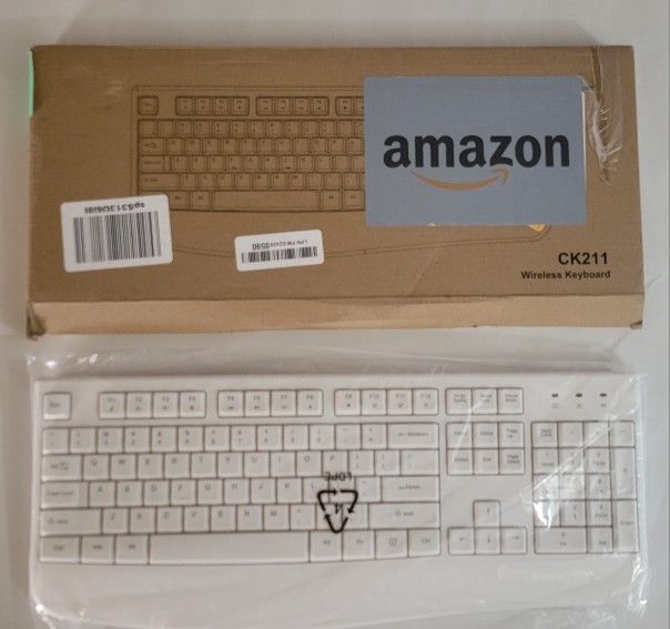 NEW WHITE WIRELESS COMPUTER KEYBOARD
