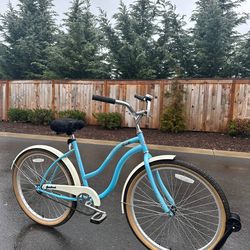 Huffy Cranbrook Women’s Cruiser Bike – 26” wheels Classic Bicycle