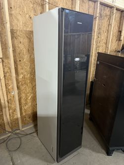 Samsung Smart AirDresser - Delivery Available!