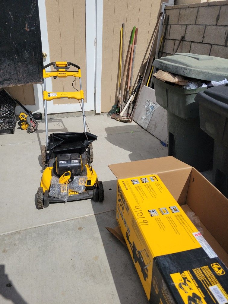 DEWALT LAWN MOWER