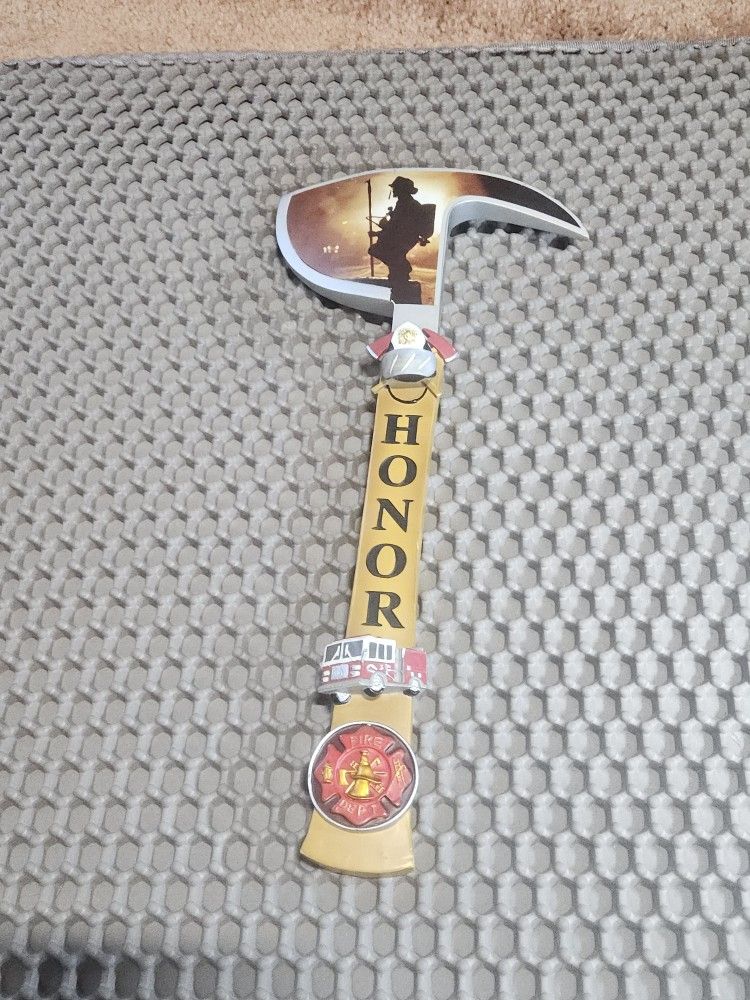2005 The Bradford Exchange Symbol of Honor The Edge of Valor - Fireman's Axe