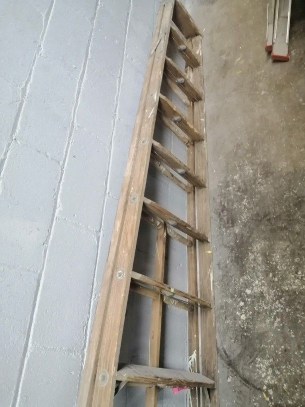 8 Ft Wood Ladder