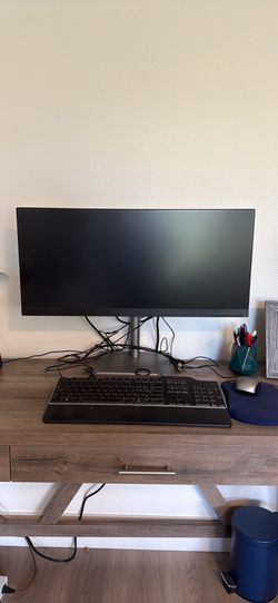 Ultra wide computer monitor