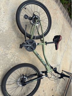 Giant mountain bike 24’
