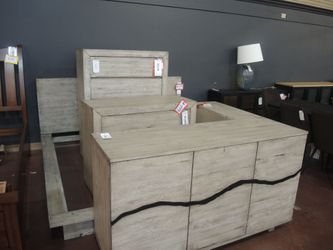 King Panel Bed — Napa