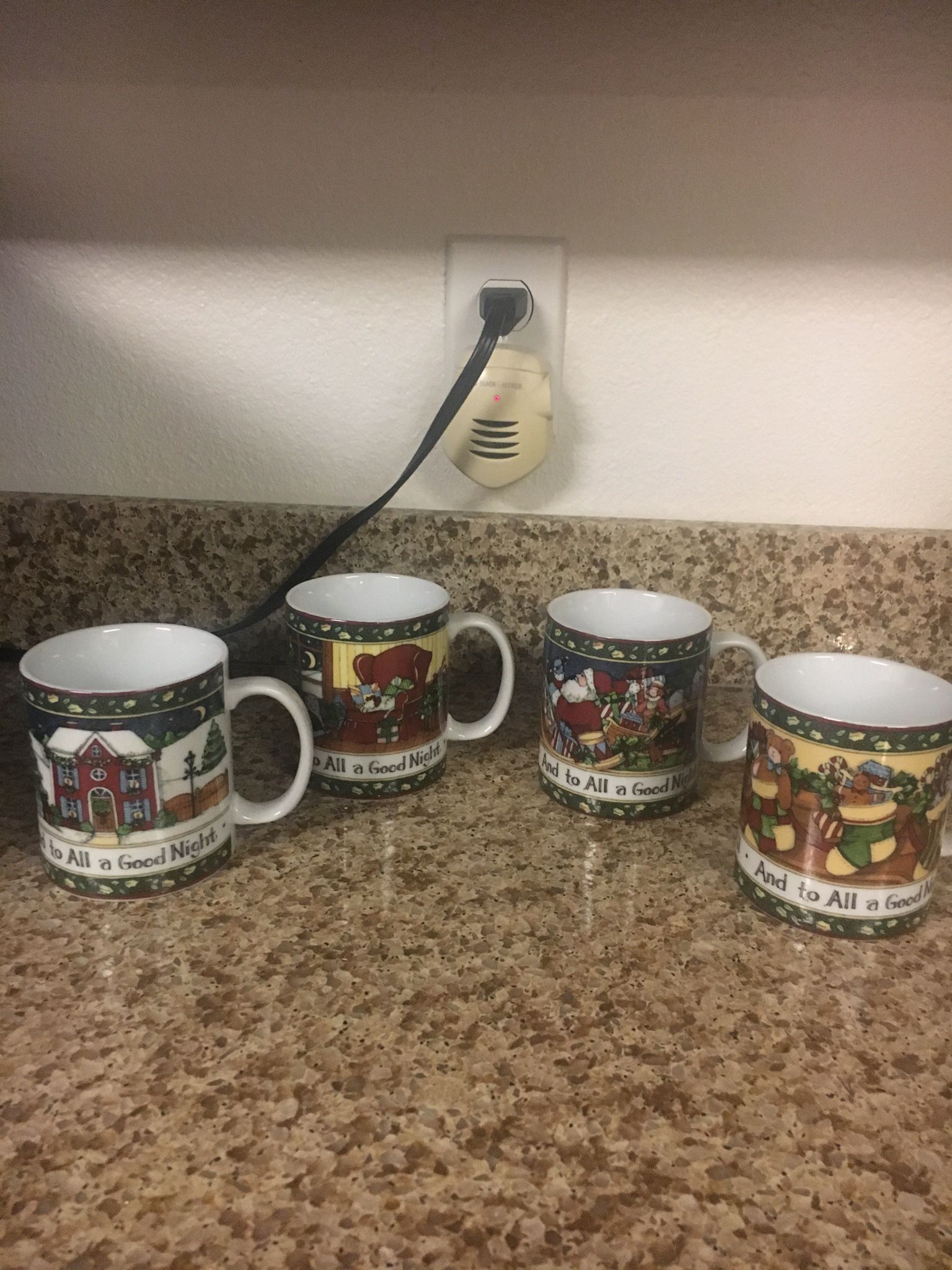 FINE TRANSLUCENT PORCELAIN (4 Pieces)