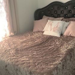 Black tufted 2024 headboard with rhinestones