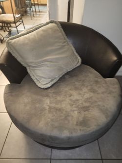 Large Round Swivel Accent Chair